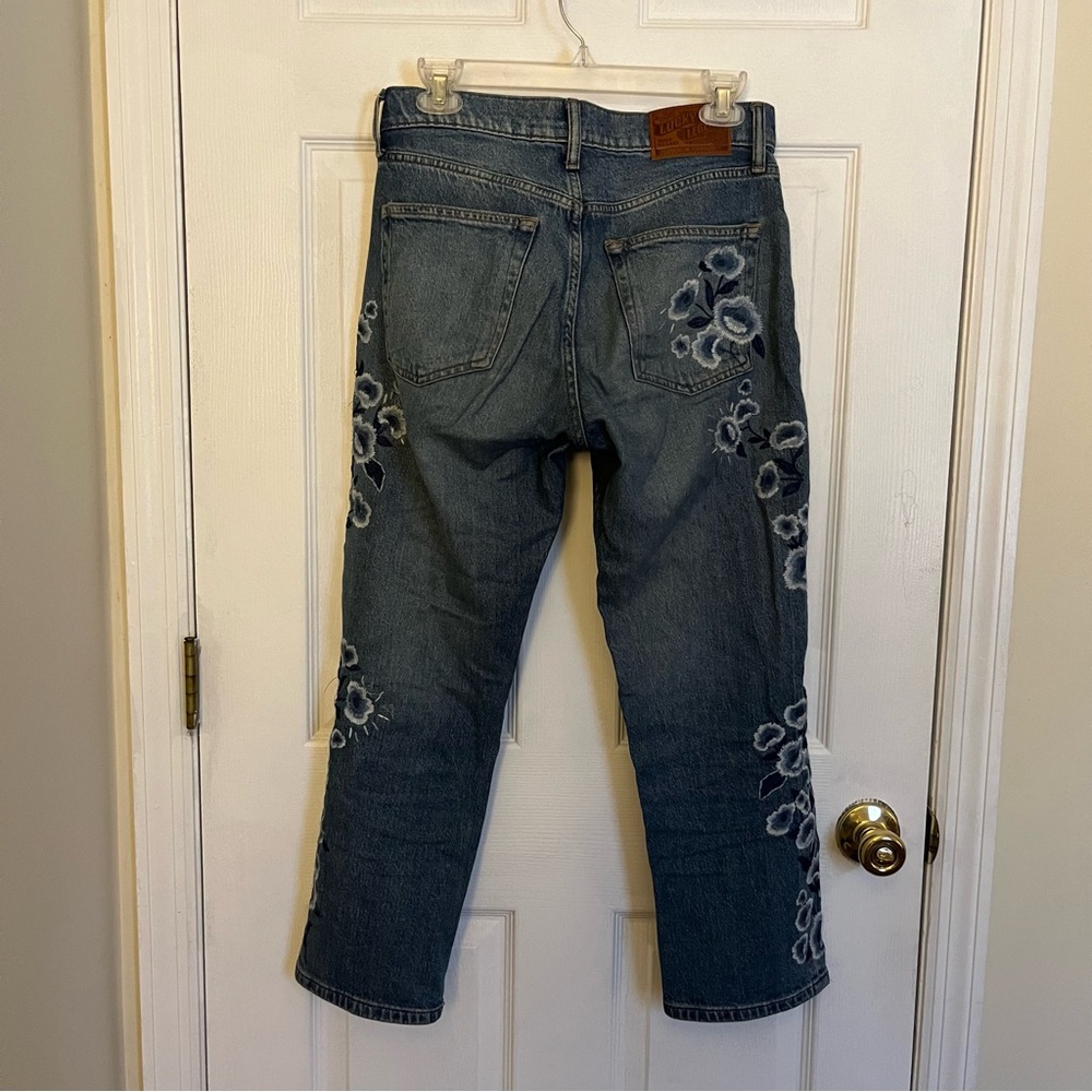 SOLD Lucky Brand 90s Loose Crop Flower Embroidered Jeans - Picture 8 of 12